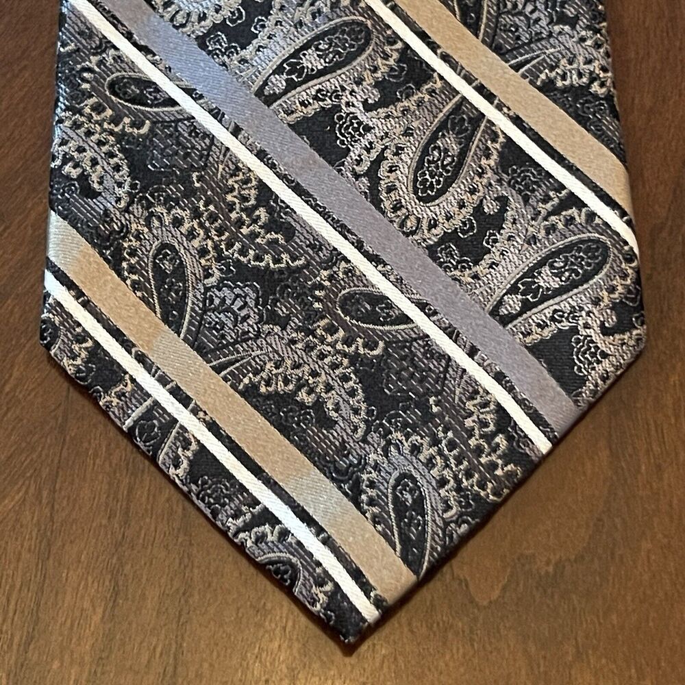 Platinum Designs Hand Made 100% Silk Men’s Neck Tie Made In China